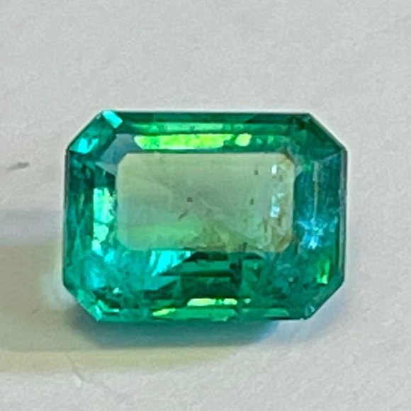 CUSTOMIZE JEWELS Jewelry - Intense Natural Beryl Emerald 1.40 carats!